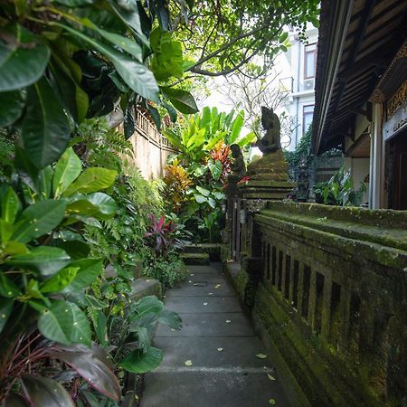 ホテル Puri Bayu ウブド エクステリア 写真
